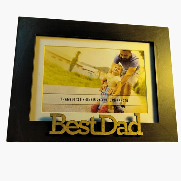Best Dad Wooden Picture Frame Fathers Day 6x4 Landscape Matted Black Gold - Picture 1 of 5